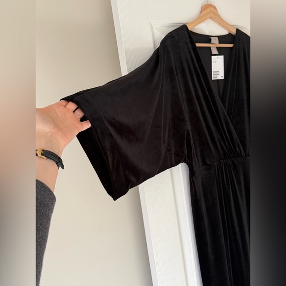 H&M NWT Black velvet kimono sleeve wrap dress size M - Picture 3 of 8